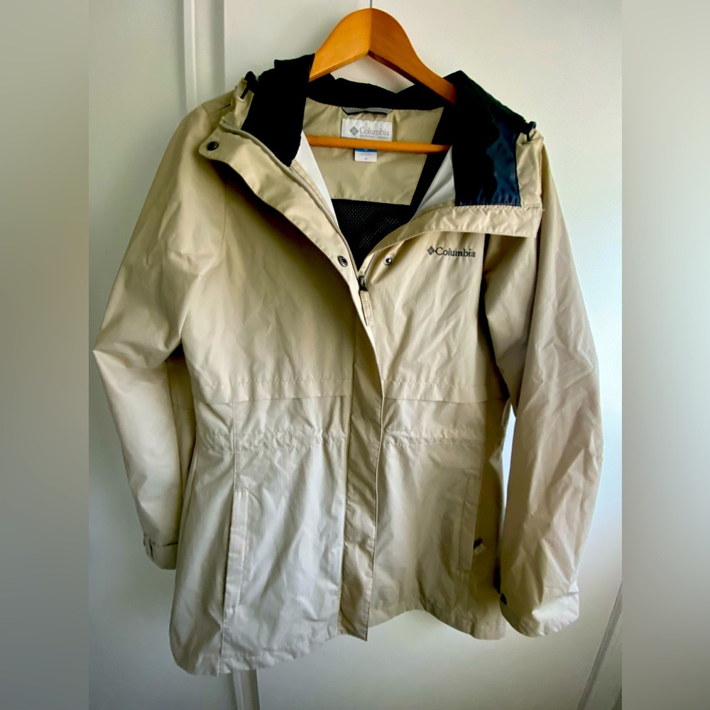 Women’s Columbia raincoat